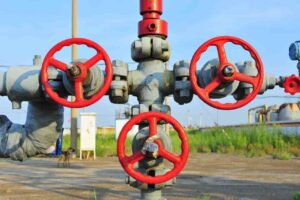 Oil and gas valves